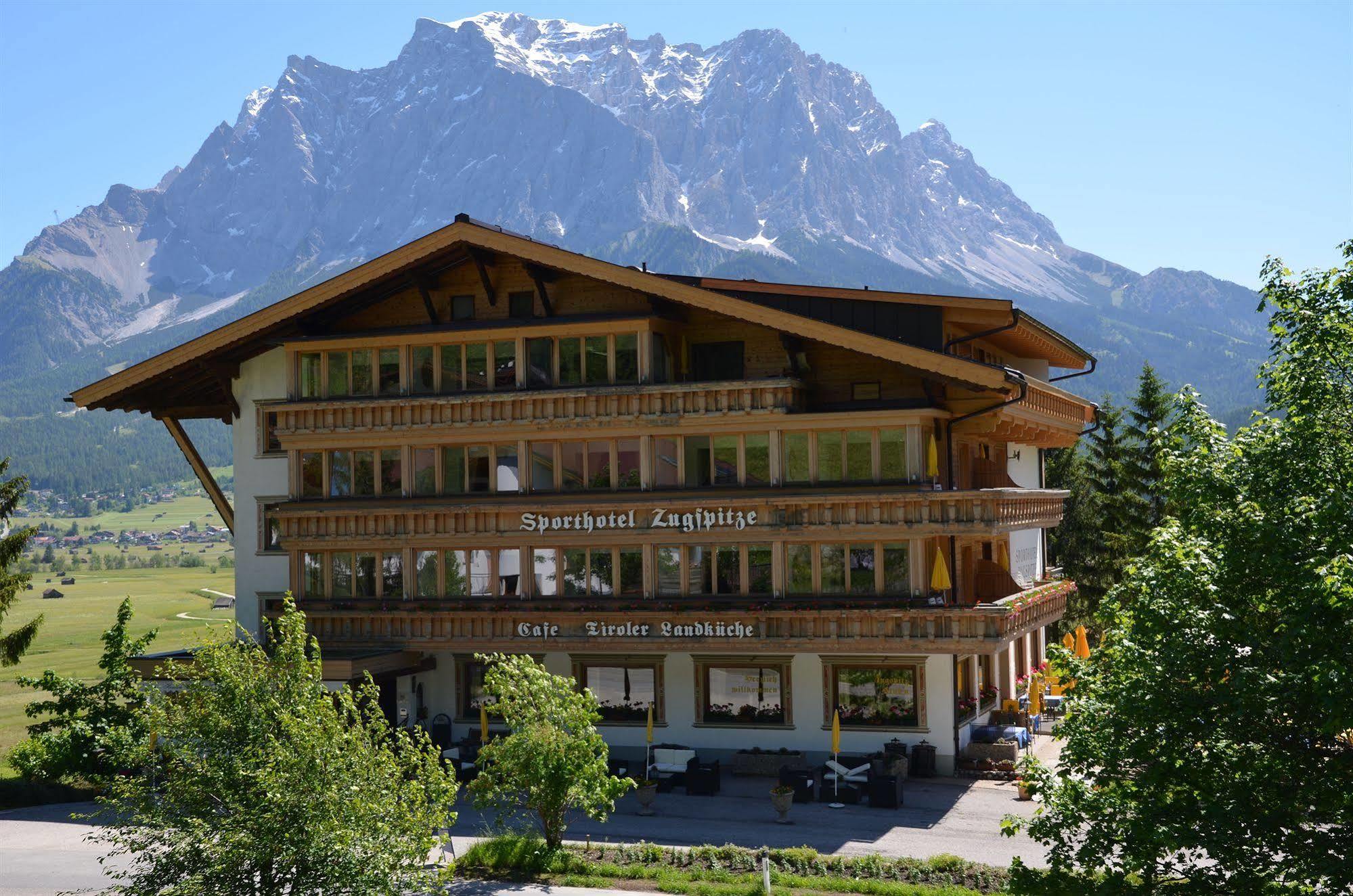 Sporthotel Zugspitze Лермос Екстер'єр фото